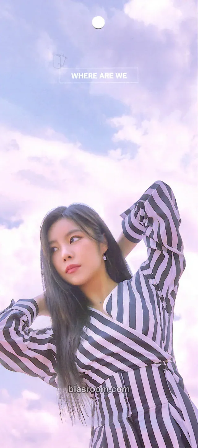 Wheein MAMAMOO 2021 Online Concert [WAW] K-pop photocard