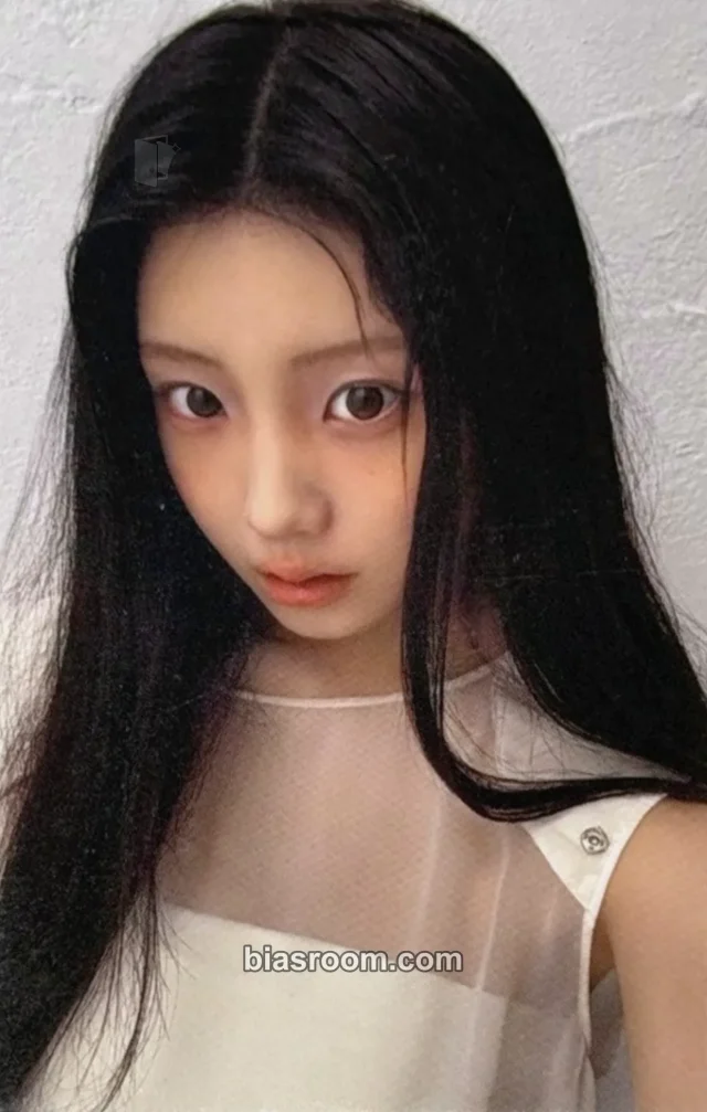 Wonhee ILLIT BREAK EVEN K-pop photocard