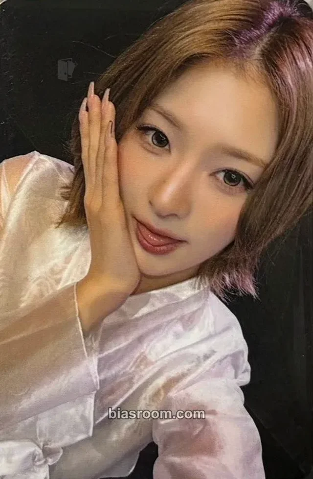 Nagyung fromis_9 Glow ME K-pop photocard