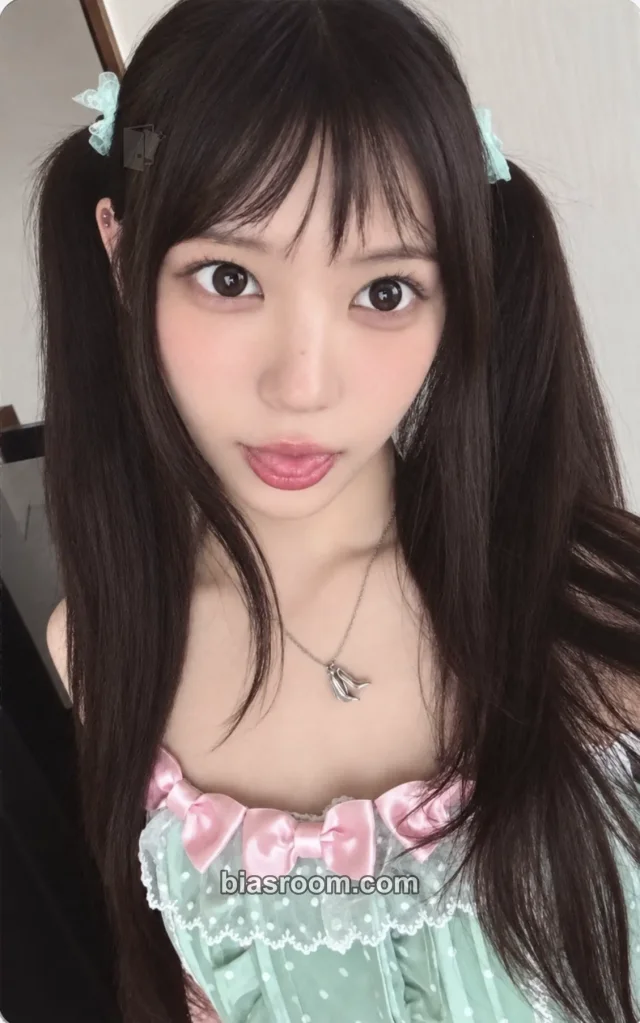 Photocard K-pop Moka ILLIT BREAK EVEN