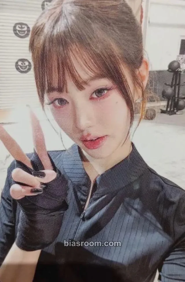 Wonyoung IVE Looks Can Kill K-pop photocard