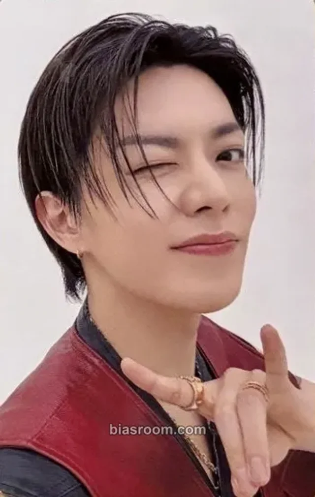 Photocard K-pop de Yuta NCT 127 NCT 127 5TH TOUR 'NEO CITY : THE REDLINE' TOUR