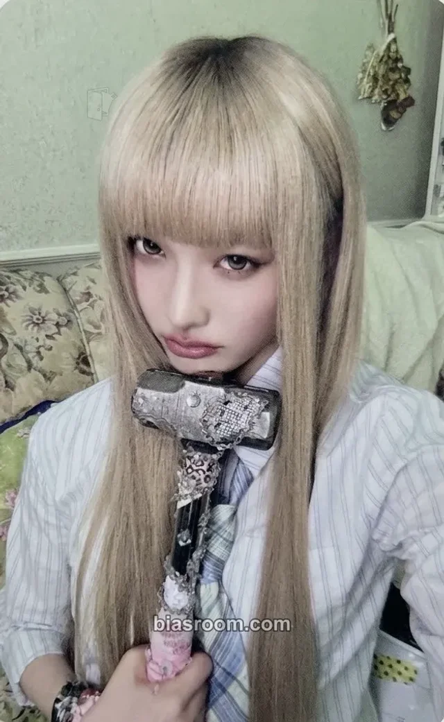 Iroha ILLIT BREAK EVEN K-pop photocard