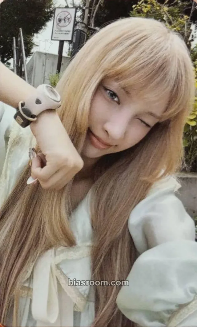 Yunah ILLIT BREAK EVEN K-pop photocard
