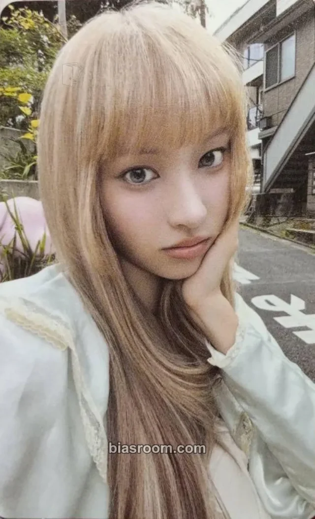 Yunah ILLIT BREAK EVEN K-pop photocard