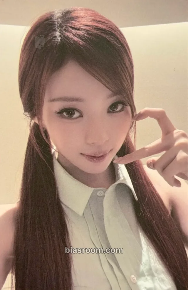 Narin MEOVV LET’S MEOVV. DEBUT 2ND ANNIVERSARY OFFICIAL MERCH K-pop photocard