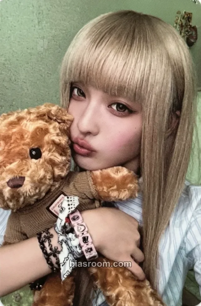 Iroha ILLIT BREAK EVEN K-pop photocard