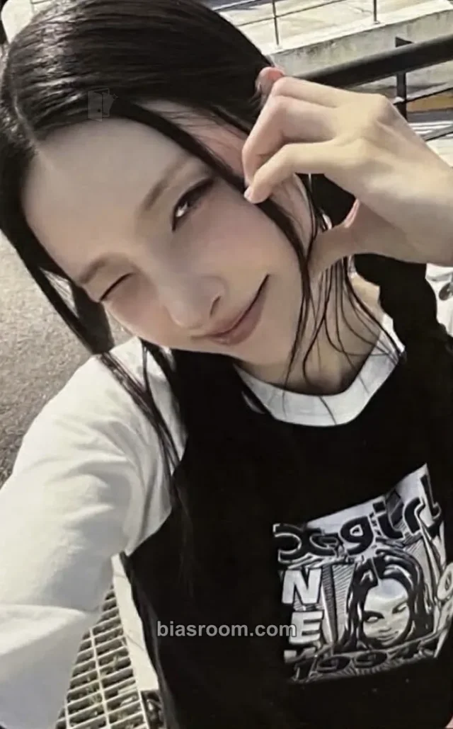 Yunah ILLIT BREAK EVEN K-pop photocard