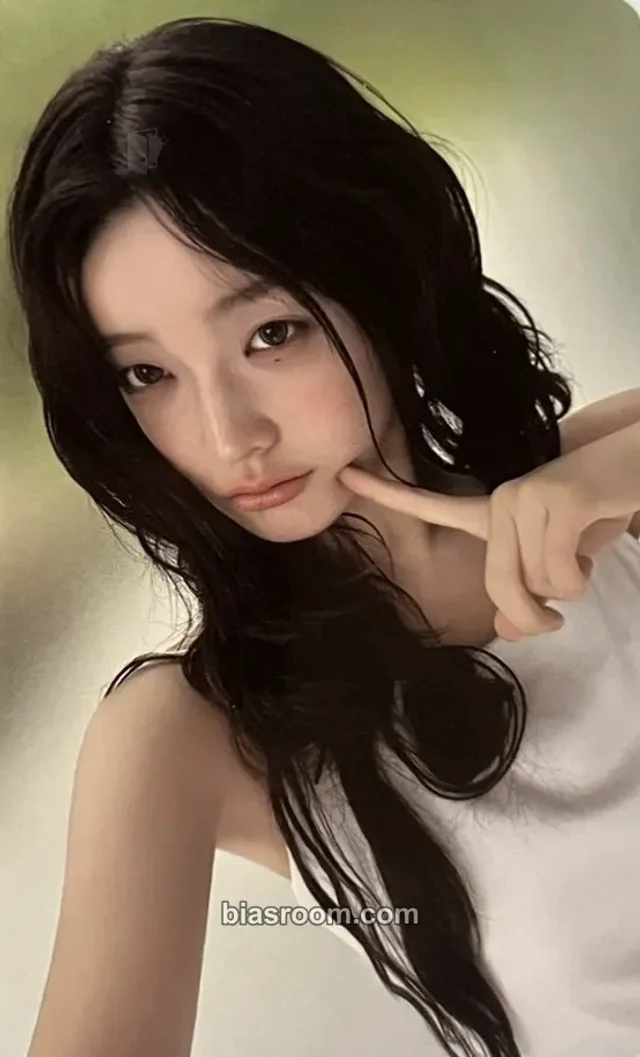 Photocard K-pop Iroha ILLIT BREAK EVEN