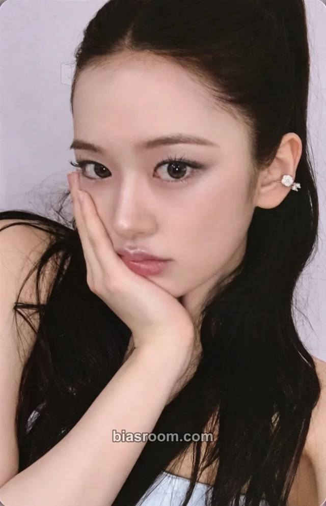 Yujin IVE Looks Can Kill K-pop photocard