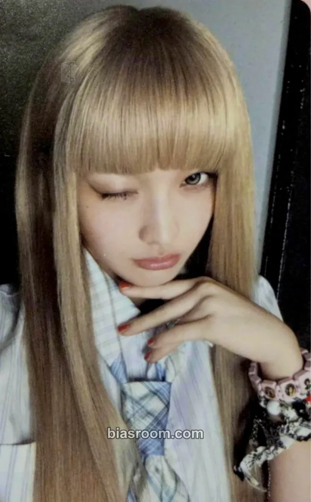 Iroha ILLIT BREAK EVEN K-pop photocard