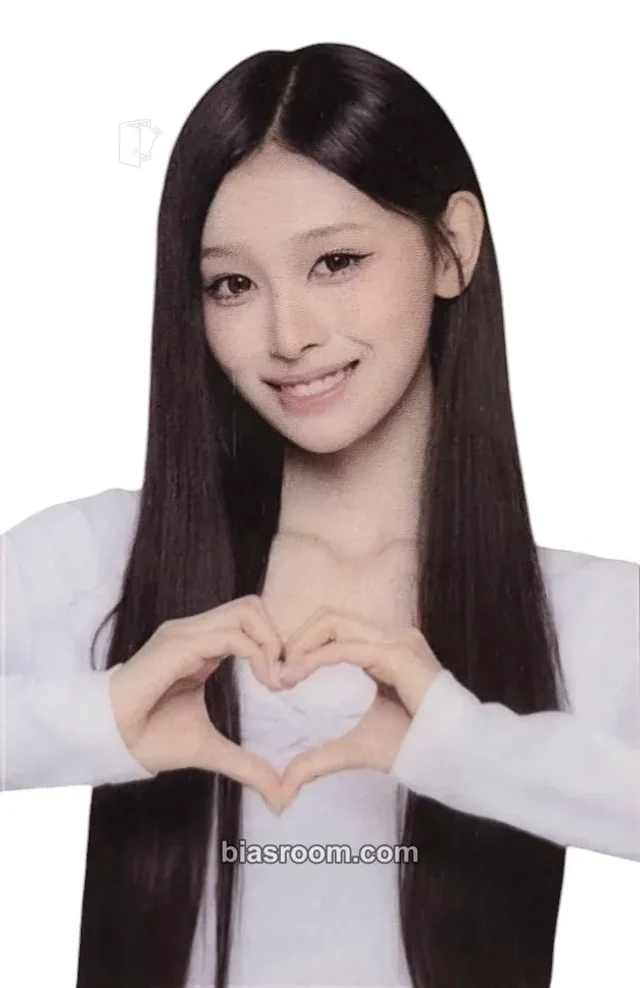 Minami RESCENE CU x RESCENE K-pop photocard