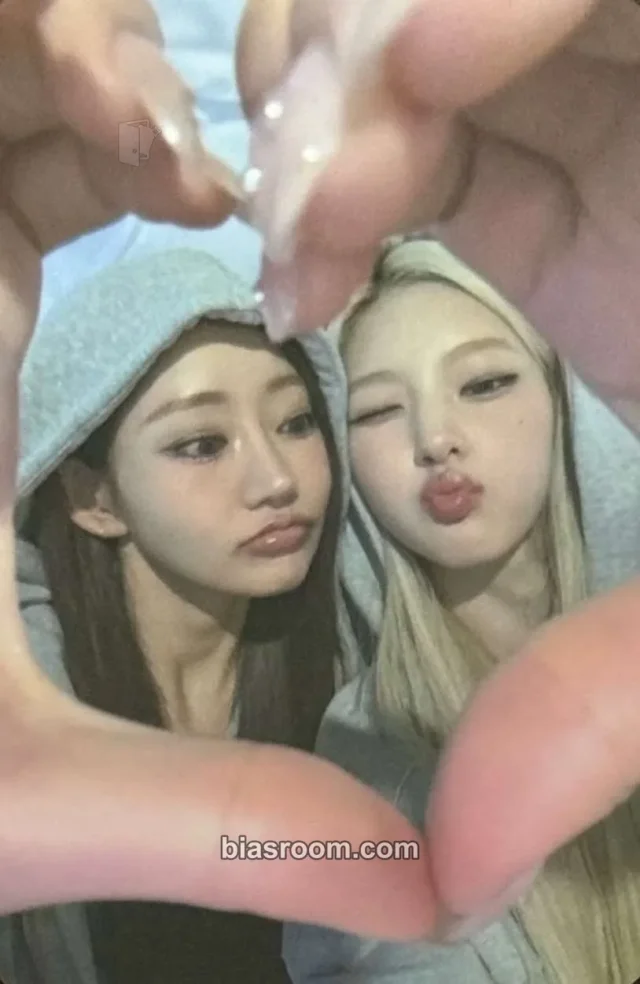 KISS OF LIFE SWEAT K-pop Photocard