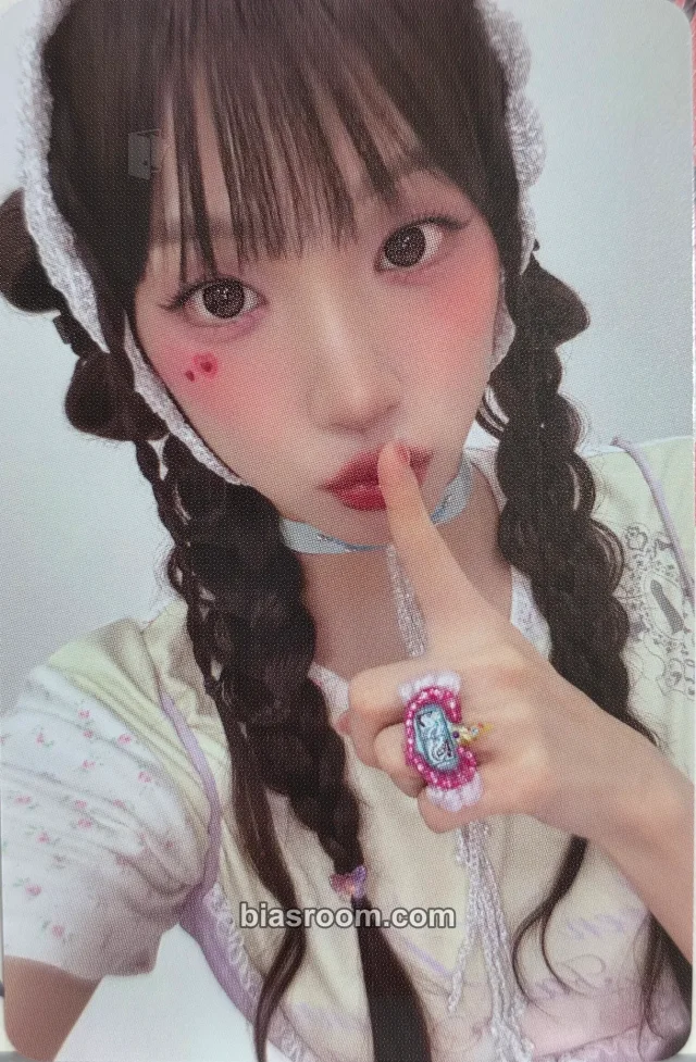 Yuqi i-dle Today With Gigi MD K-pop photocard
