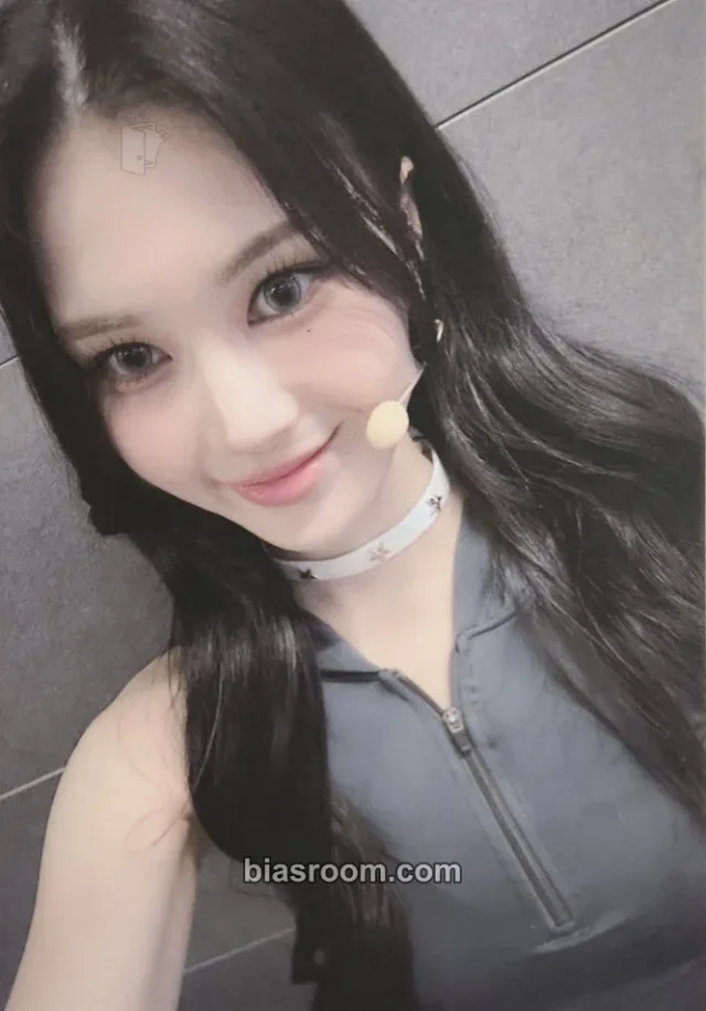Mayu tripleS Whosfan Official Themed Cafe K-pop photocard