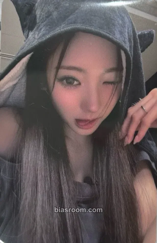 Anna MEOVV BURNING UP K-pop photocard