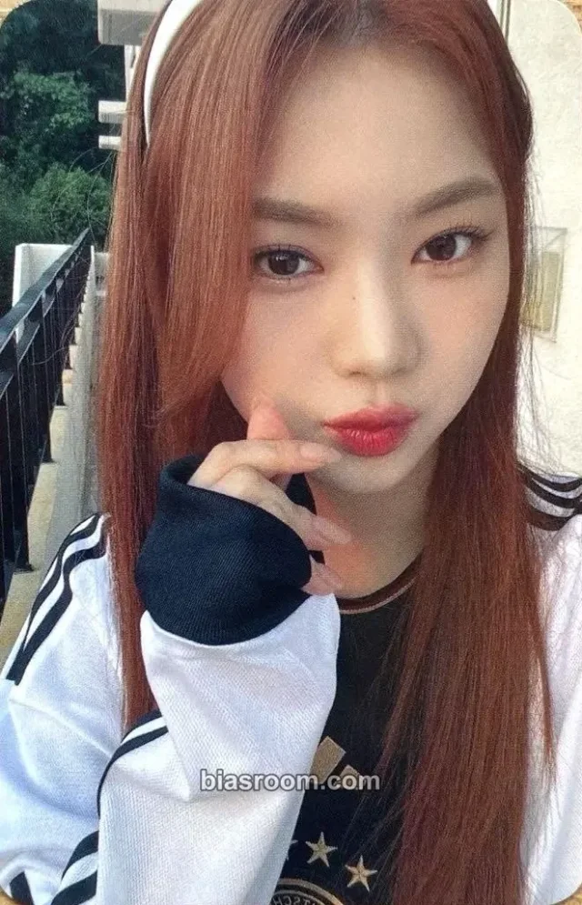 Isa STAYC KBEE 2023 Frankfurt K-pop photocard