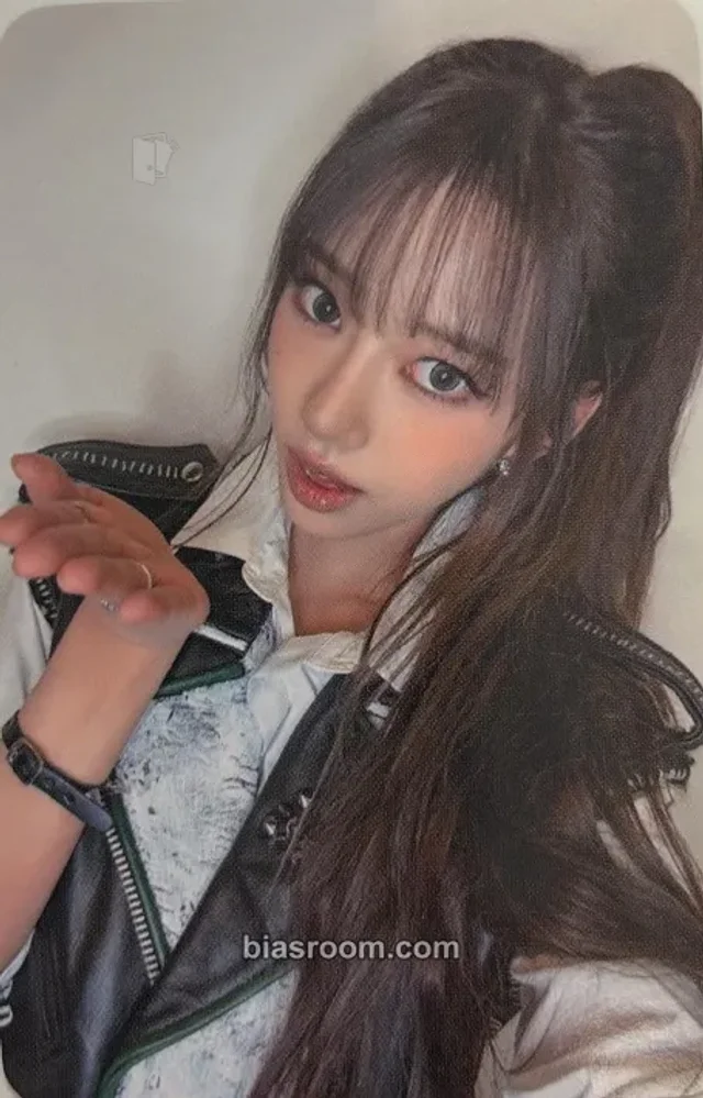 Sooin MEOVV GO HARD K-pop photocard