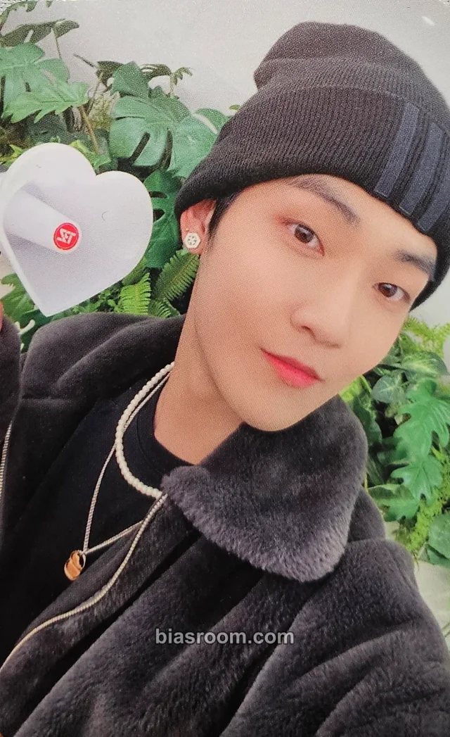 Kevin THE BOYZ Official Lightstick V1 K-pop photocard