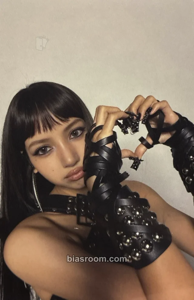 Lisa BLACKPINK Press Play (Lisa Solo) K-pop photocard