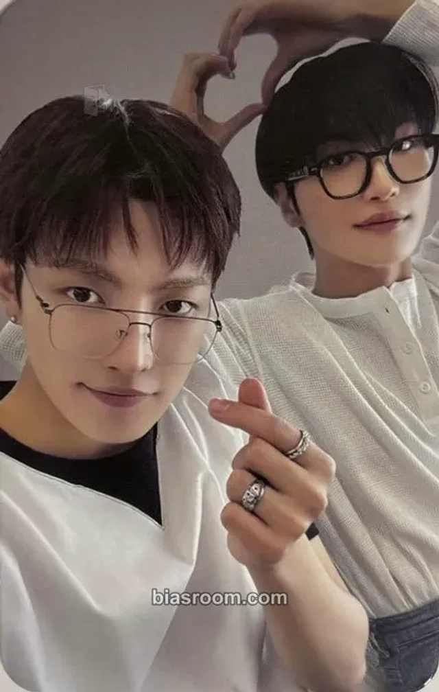 ATEEZ YANAGIMEGANE × ATEEZ K-pop photocard
