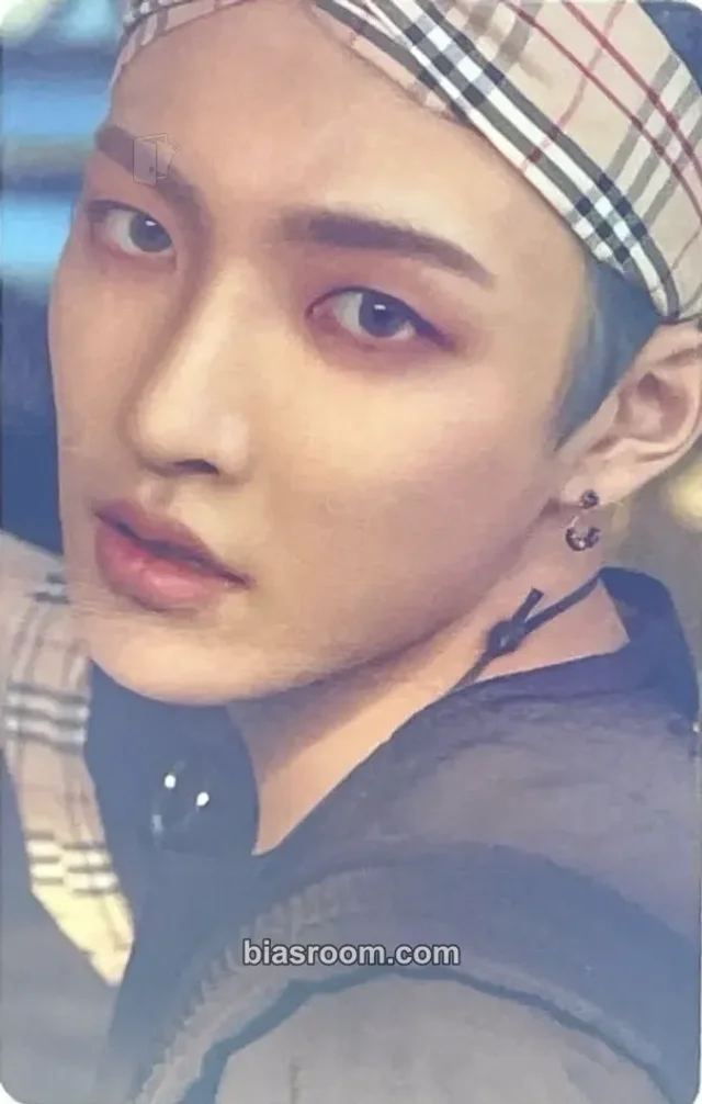 Hongjoong ATEEZ Higher Timepiece × ATEEZ K-pop Photocard