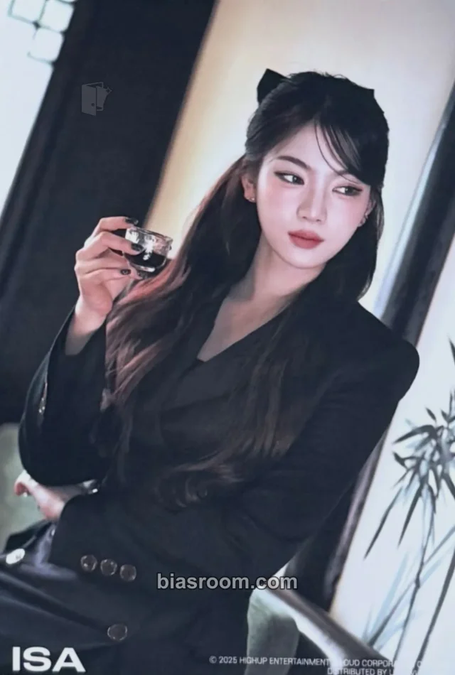 Isa STAYC STAYC in ZhouZhuang K-pop photocard