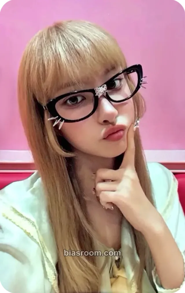 Yunah ILLIT BREAK EVEN K-pop Photocard