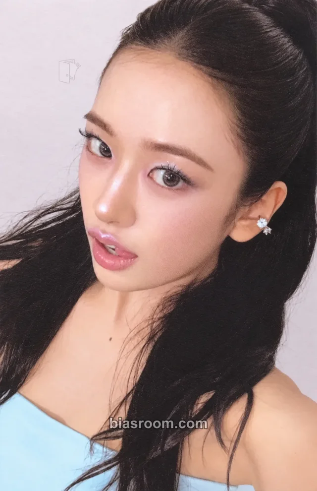 Yujin IVE Looks Can Kill K-pop photocard