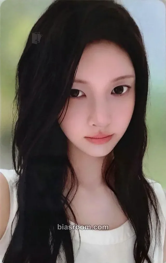 Yunah ILLIT BREAK EVEN K-pop photocard