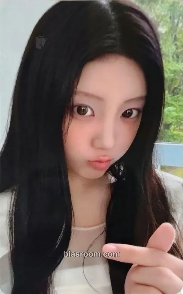 Wonhee ILLIT BREAK EVEN K-pop photocard
