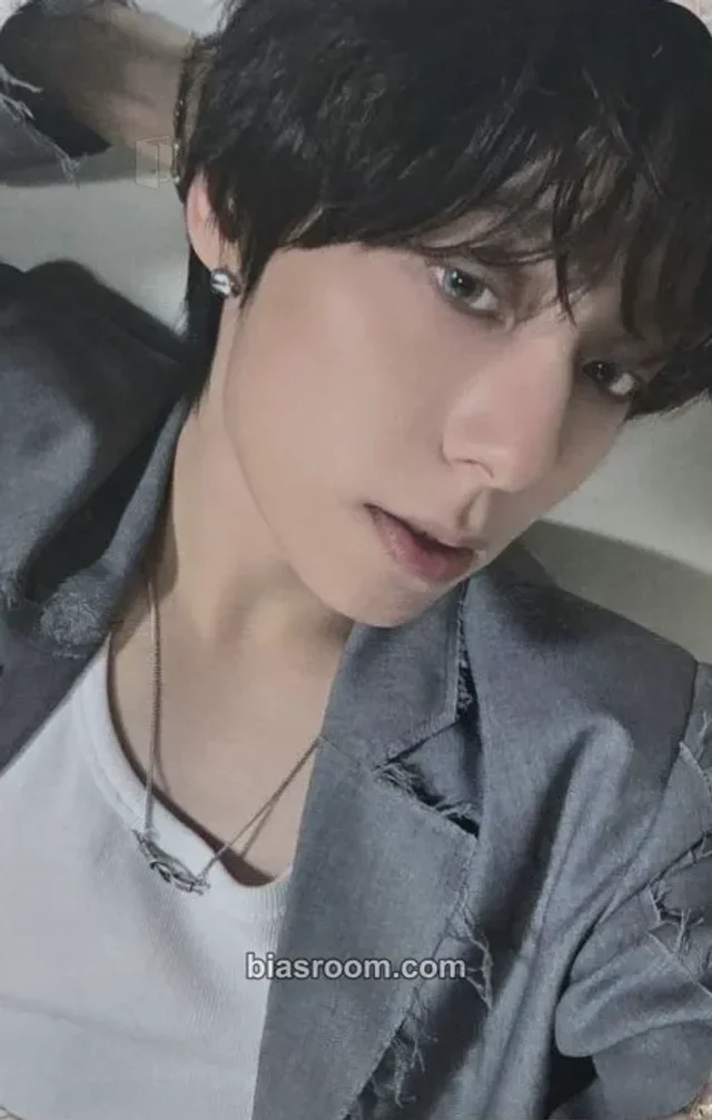 Hwanwoong ONEUS 2026 ONEUS FANCON : Welcome to <US’s ISLAND> K-pop photocard