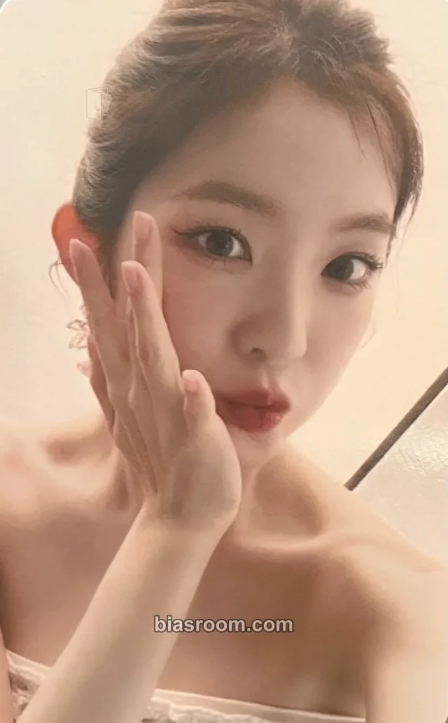 Irene Red Velvet 2025 Season's Greeting K-pop photocard