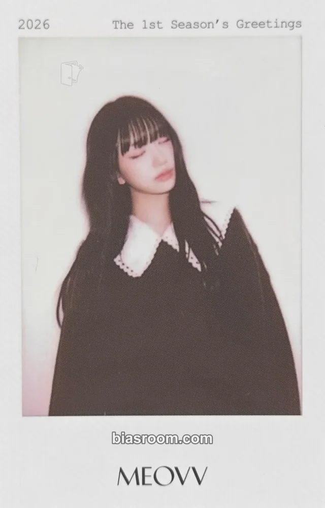 Sooin MEOVV 2026 Season’s Greetings K-pop photocard