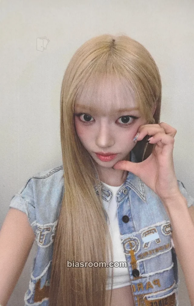 Sooin MEOVV BITE NOW K-pop photocard