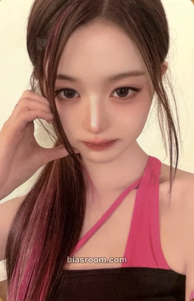 Wonyoung IVE Looks Can Kill K-pop photocard