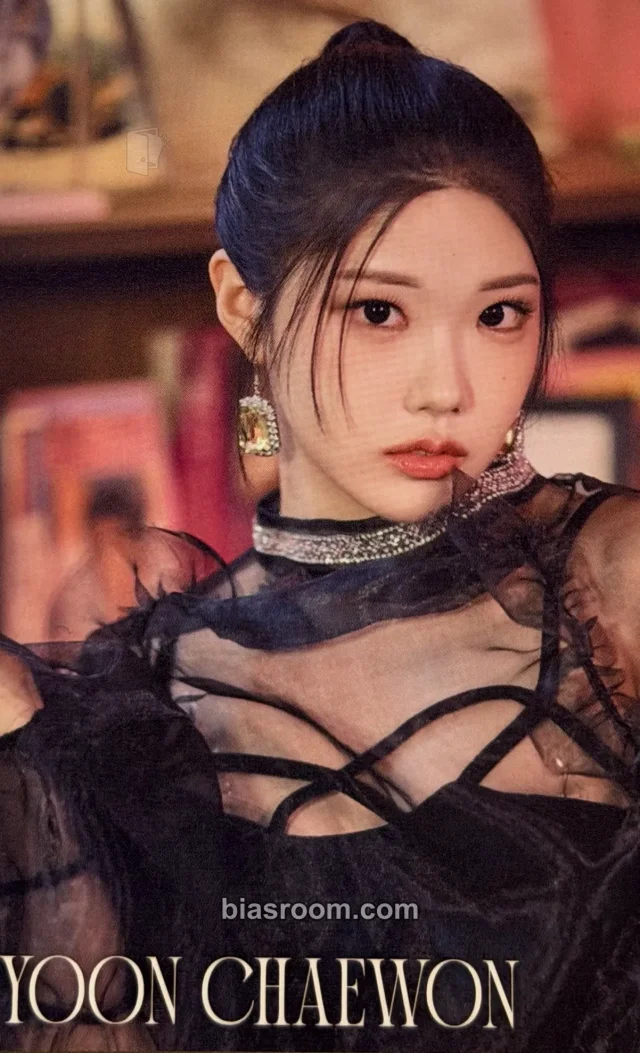 Chaewon CLASSy SHUT DOWN (Japanese Version) K-pop photocard