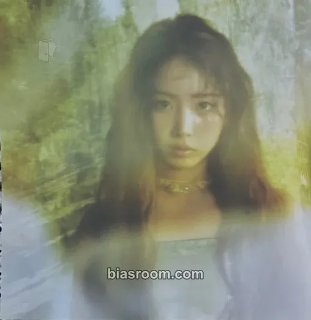 Jiwoo NMIXX Strange Muse K-pop photocard