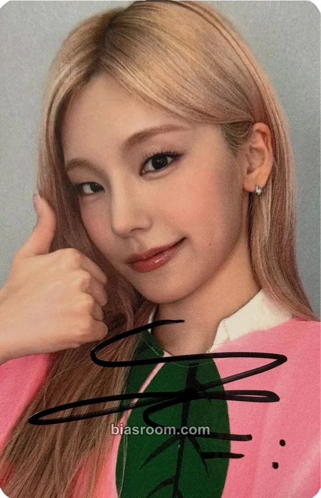 Yeji ITZY Motto K-pop Photocard
