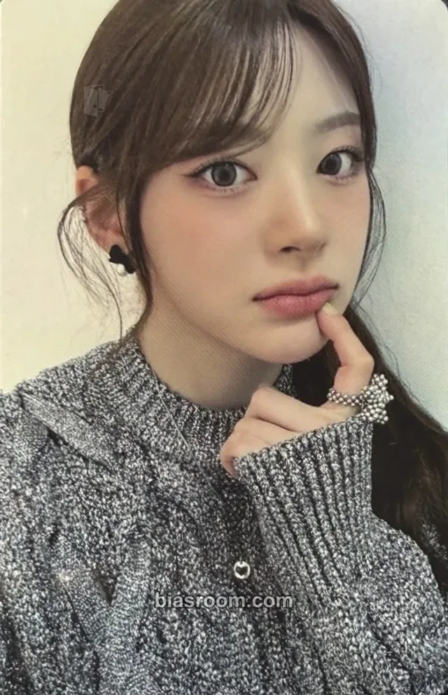 Seeun STAYC Lover, Killer / BEBE (Japanese Ver.) K-pop photocard