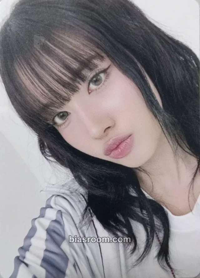 Yoon STAYC Lover, Killer / BEBE (Japanese Ver.) K-pop photocard