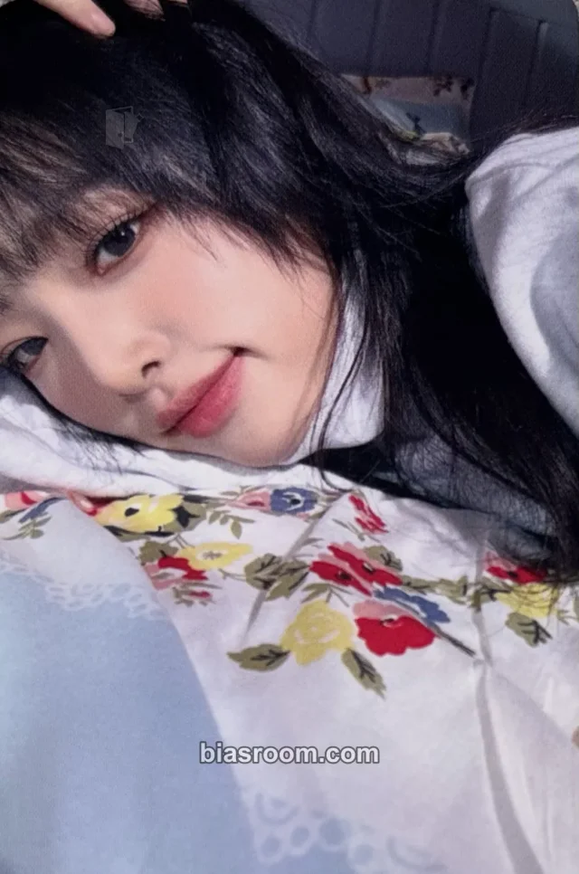Yena Yena Love War K-pop photocard