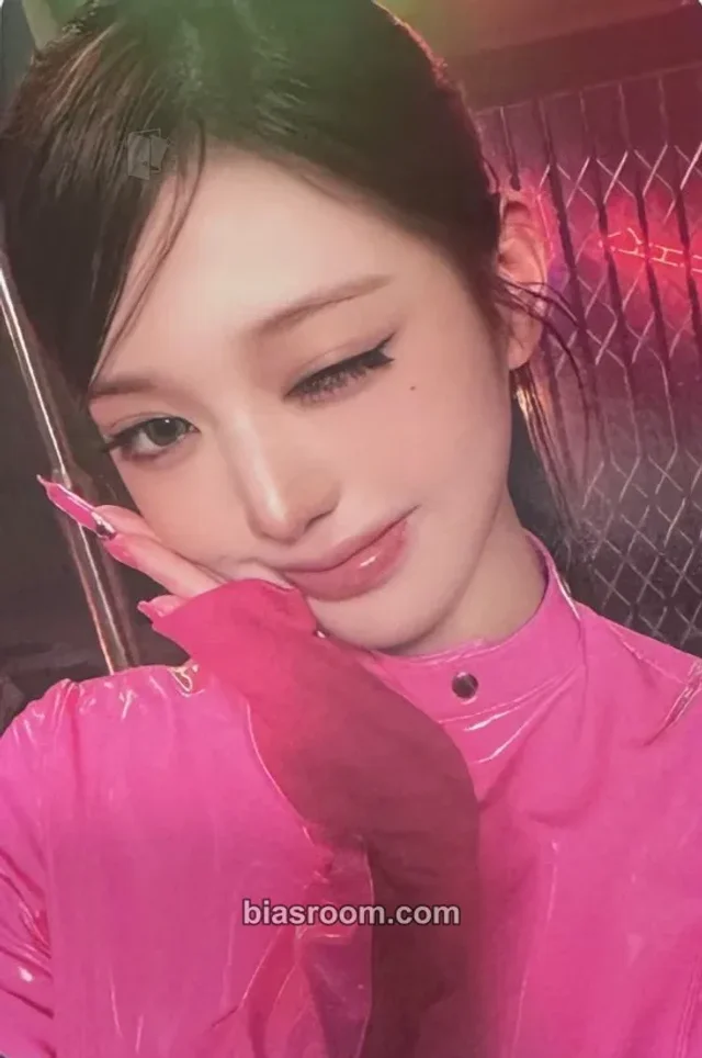Wonyoung IVE Looks Can Kill K-pop photocard