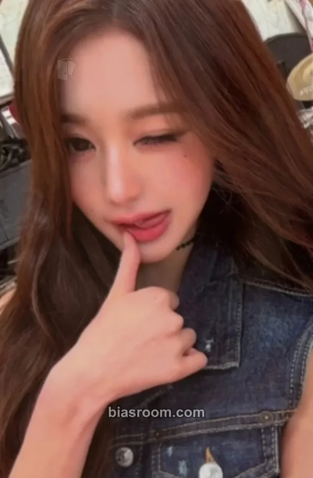 Wonyoung IVE Looks Can Kill K-pop photocard