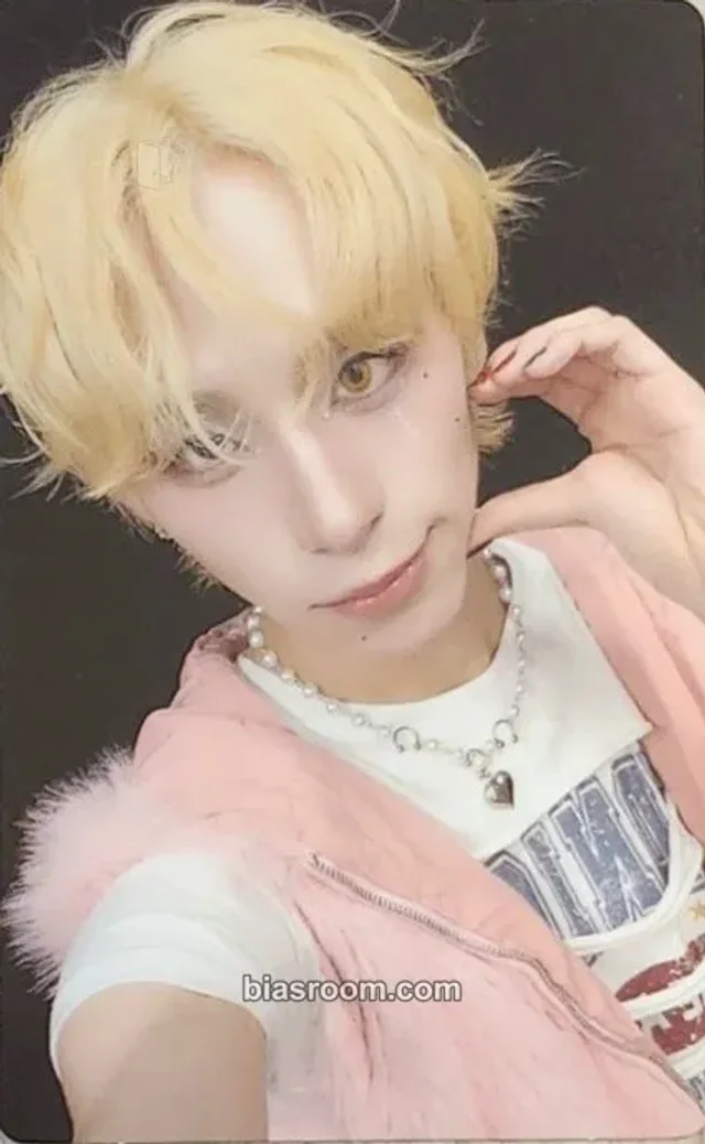 Haru XLOV I, God K-pop photocard