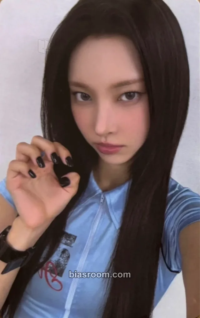 Yunah ILLIT BREAK EVEN K-pop photocard