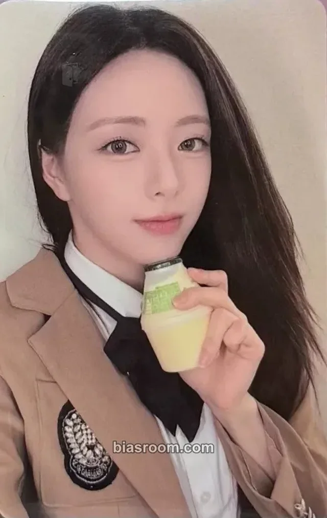 Yuna ITZY Motto K-pop photocard