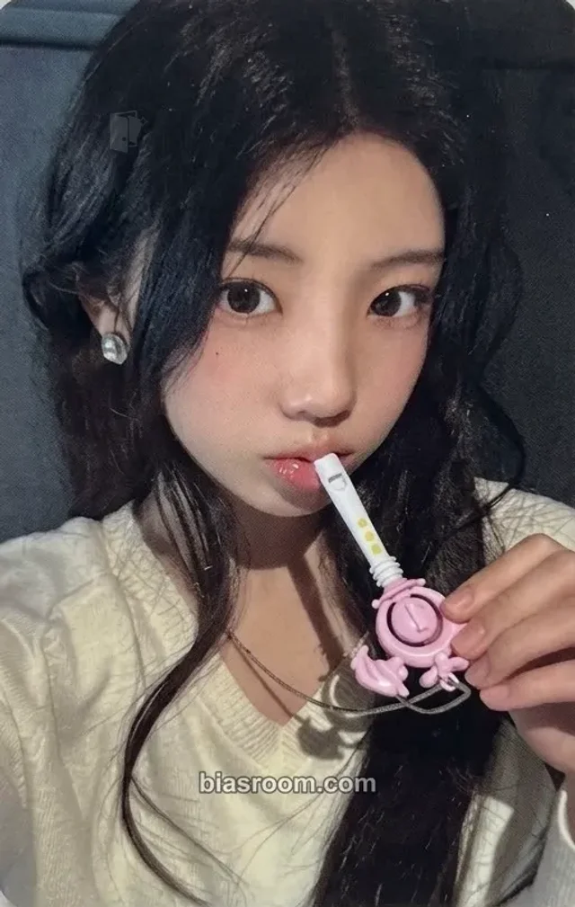 Wonhee ILLIT BREAK EVEN K-pop photocard