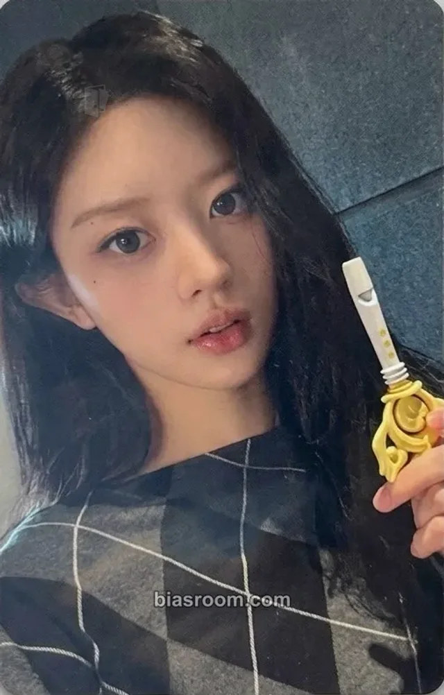 Minju ILLIT BREAK EVEN K-pop photocard
