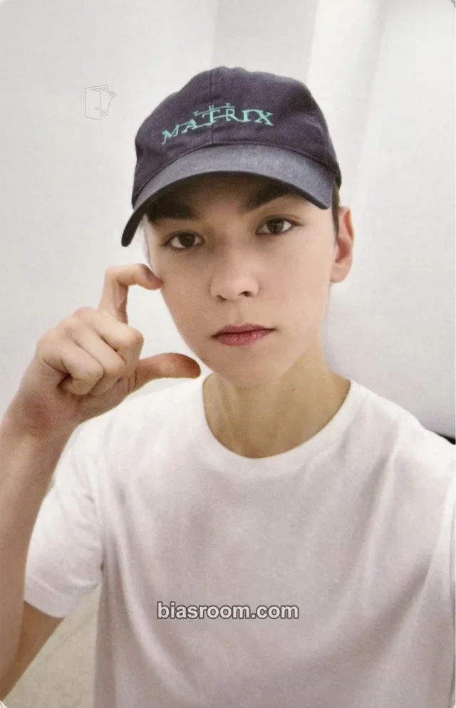 Vernon SEVENTEEN 2026 SVT 10TH FAN MEETING <SEVENTEEN in CARAT LAND> MEMORY BOOK - Digicode K-pop photocard
